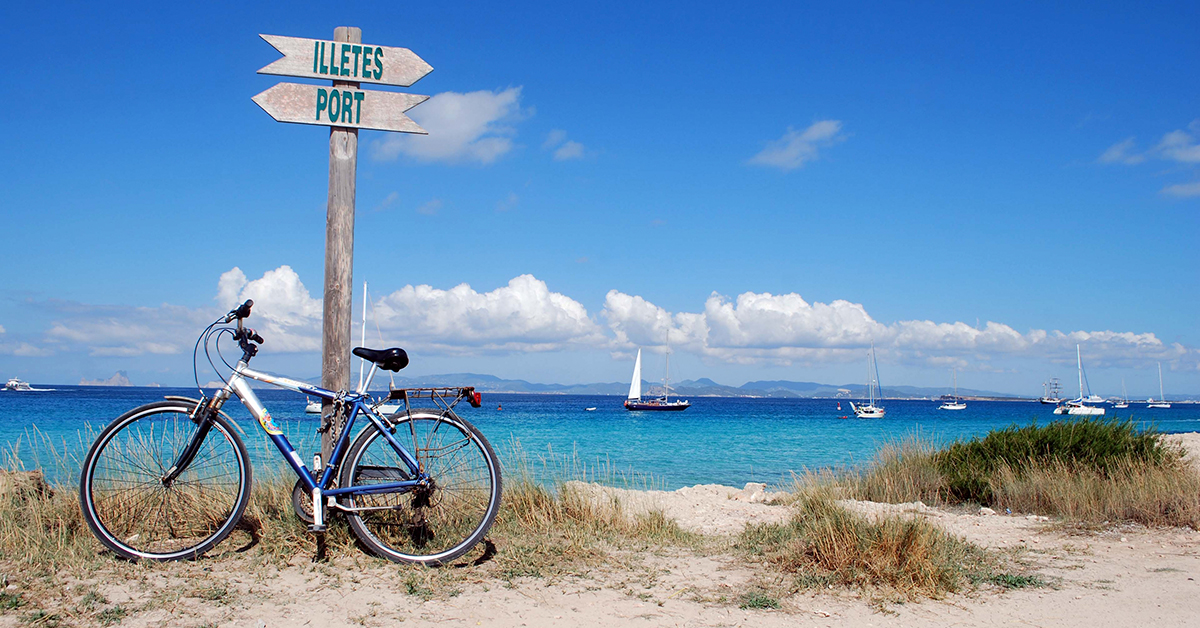 bicicleta en sendero formentera camino illetes
