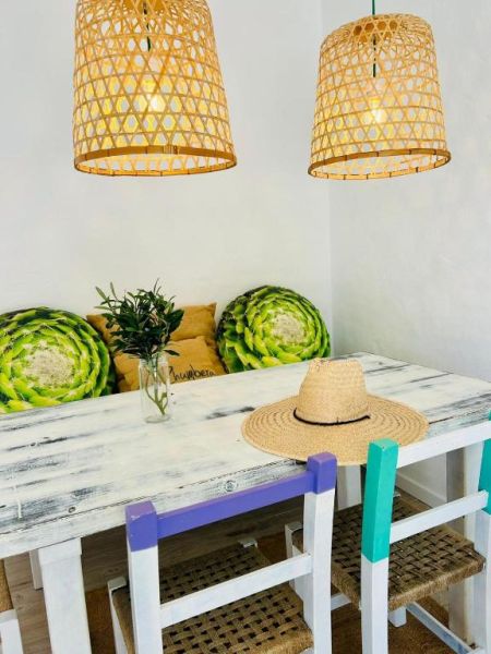 Can Chumbera apartamento mesa comedor
